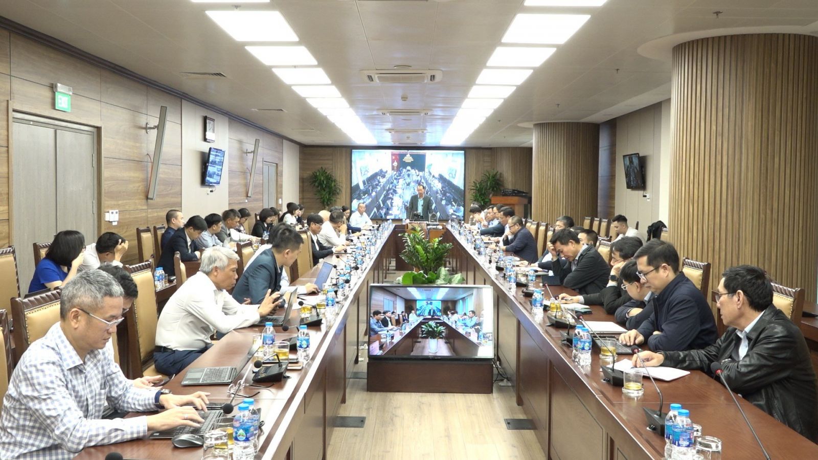 Tổng Giám đốc Tập đoàn Đặng Thanh Hải chủ trì Hội nghị giao ban trực tuyến điều hành sản xuất kinh doanh tháng 12/2023
